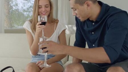 Худенькая блондинка нежно массирует ручками огромный хуй