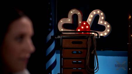 Бородатый хахаль дрючит в постели пышногрудую толстушку