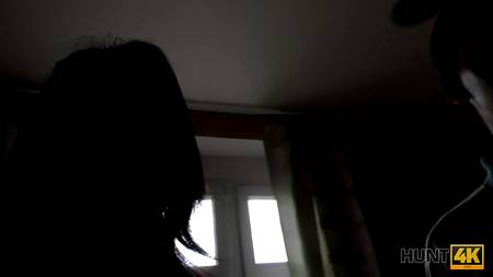 Порно агент снимает как ебет чешскую сучку от первого лица