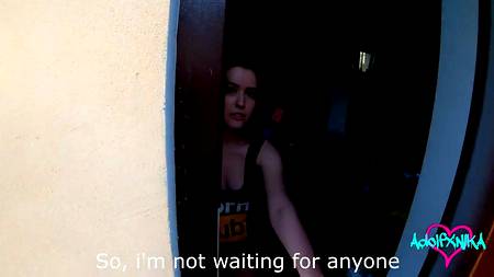 Коллектор трахает за долги рыжеволосую телку в черных чулках