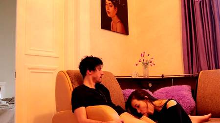 Русская телочка ощутила мокрой пиздой извержение спермы хахаля