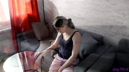 Чувак по братски трахнул родную сестру и мощно кончил ей в рот