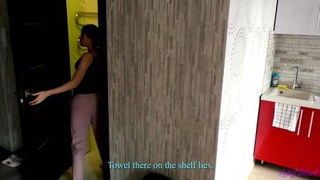 Чувак по братски трахнул родную сестру и мощно кончил ей в рот