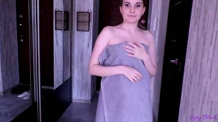 Чувак по братски трахнул родную сестру и мощно кончил ей в рот