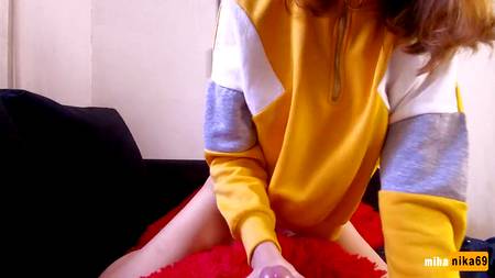 Русский пацан оприходовал в рот сестру и напоил ее спермой