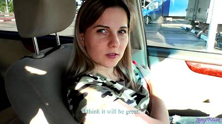 Русская секретарша делает минет начальнику в его автомобиле