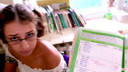 Ролевая игра с красивой русской студенткой и накаченным мужиком