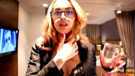 Фантастический секс на кухне с русской искусительницей Luxury Girl