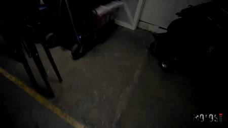 Фотограф дрючит от первого лица модель с большими сиськами