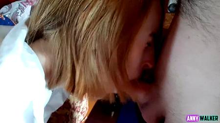 Пацан ебет в подворотне молодую русскую худенькую блондинку