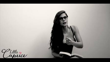 Красивое лесбийское порно с девушками в сексуальном белье