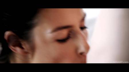 Смуглая красавица ощутила пиздой извержение спермы любимого