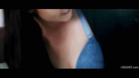 Смуглая красавица ощутила пиздой извержение спермы любимого