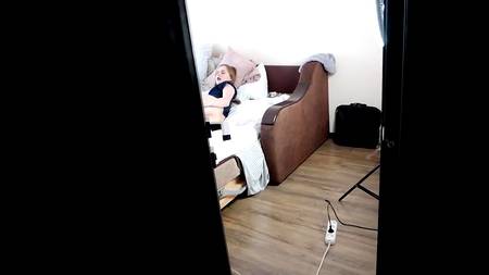 Отец оприходовал в жопу молоденькую дочку с классными сиськами