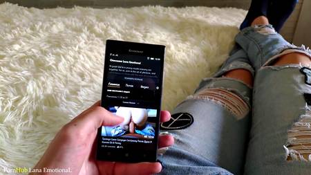 Засунул палец в попку и нежно присунул сзади от первого лица