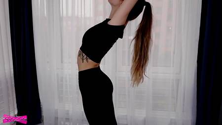 Любвеобильная малышка наслаждается большим членом бойфренда