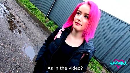 Русская порнозвезда объездила хуй подкатившего пикапера