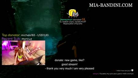 Няшная краля трахается в попку во время стрима с крепким кобелем