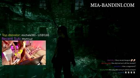 Няшная краля трахается в попку во время стрима с крепким кобелем