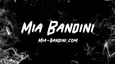 Красивая сучка трахается с накаченным кобелем за спиной бойфренда