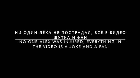 Русская шлюшка трахается с пацаном на глазах у куколда