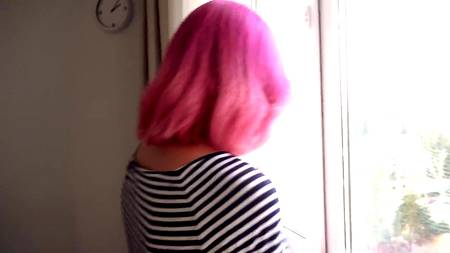 Розоволосая давалка ощутила пиздой извержение спермы русского богатыря