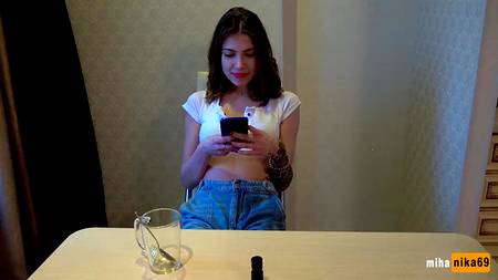 Чувак напоил русскую сучку виагрой и страстно трахнул в разных позах