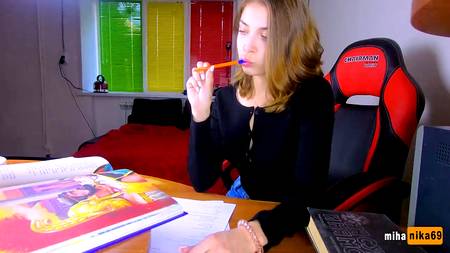 Русский препод пялит в очко голубоглазую студентку на частном уроке