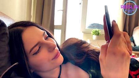 Наполнил влагалище спермой извивающейся на хую красавице