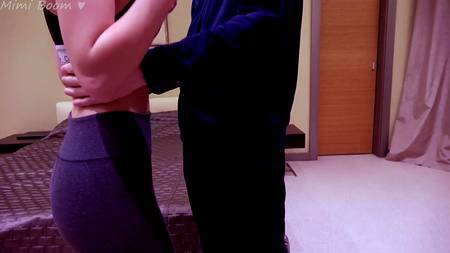 Сексапильная краля не слазила с члена парня пока он не кончил в киску