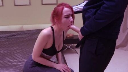 Сексапильная краля не слазила с члена парня пока он не кончил в киску