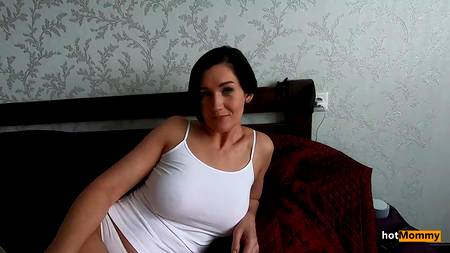 Ловелас отодрал зрелую телку и мощно кончил во внутрь вагины