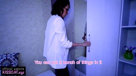 Горячая риелторша отдалась на работе ненасытному русскому клиенту