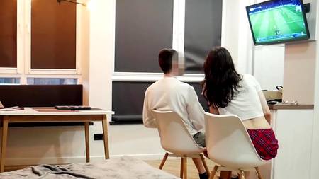 Аппетитная сучка изменяет бойфренду за его спиной с общим другом