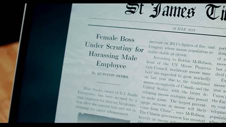 Крепкий самец страстно ебет в уборной сексуальную блондинку Jessa Rhodes