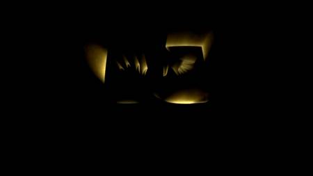 Брюнетка в красивом белье возбудила мужчину на жаркий секс