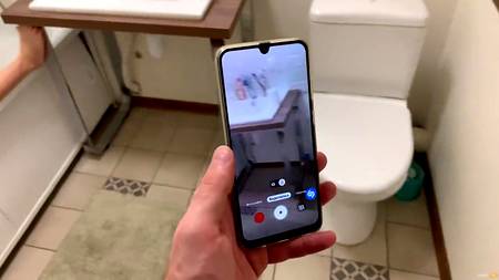 Русский парень трахнул в ванной сестру и мощно кончил ей задницу