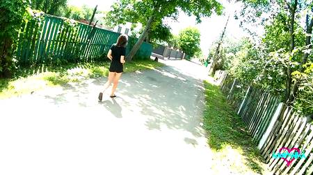 Пикап грудастой красавицы оправдался жарким сексом на улице и дома