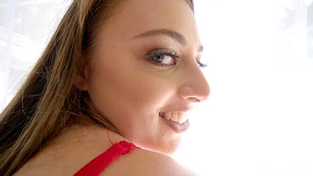 Пылкий любовник жарит в задницу молодую сучку с красных чулках