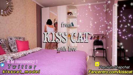 Брат отымел мастурбирующую сестренку с красивой фигурой