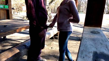 Ловелас пялит на улице стонущую сучку с шикарной задницей