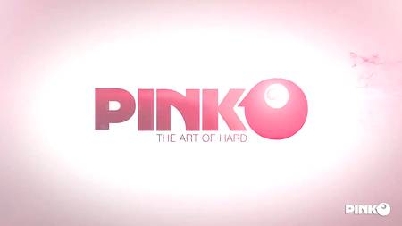 Ловелас сношает двух блондинок с большими круглыми задницами