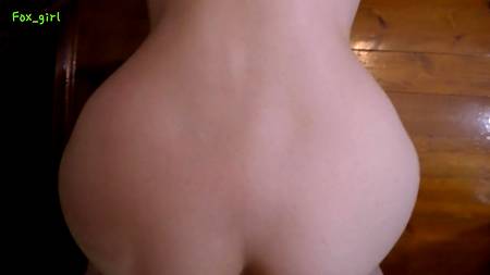 Русский кобель оприходовал сзади застрявшую в стиралке сестру