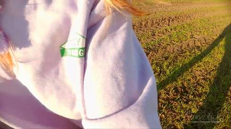 Русская пара трахается на улице и в машине до полного удовлетворения