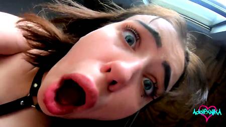 Сперма потекла из носа от мощного камшота удовлетворенного парня