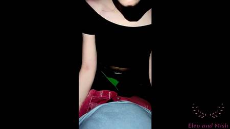 Запикапил и трахнул у речки симпатичную русскую молодуху