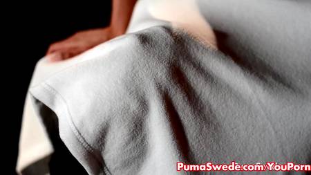 Две блондинки вылизывают киску подруге