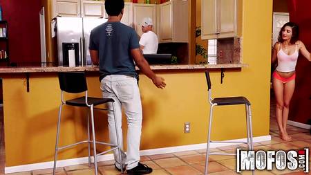 Красотка сняла свое первое видео для взрослых