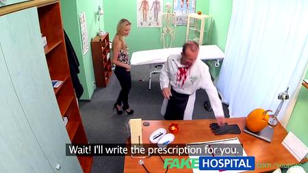 Доктор воспользовался влагалищем своей пациентки