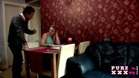 Мужик жестко трахнул грудастую блондинку